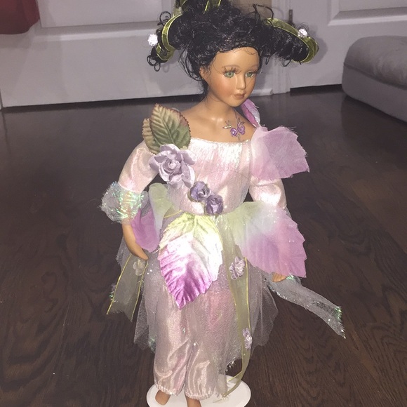 Porcelain Princess - Picture 2 of 3